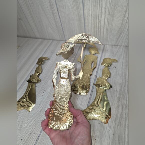 Vtg Stamped Metal Victorian Woman W/Umbrellas Set Of 4 Wall Art Decor Home Int - Picture 3 of 3